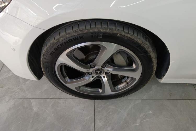 Used Mercedes-Benz E-Class 2019 Restyled E 300 L Sporty and Stylish Edition Exterior 4