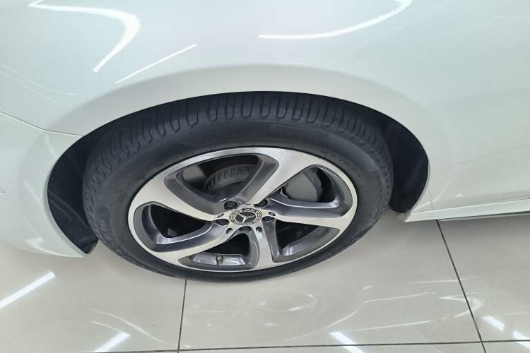 Used Mercedes-Benz E-Class 2019 Restyled E 300 L Sporty and Stylish Edition Exterior 4