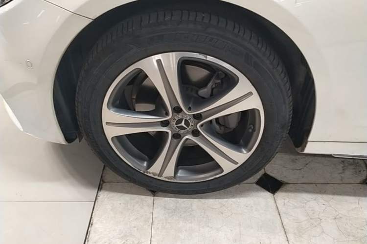 Used Mercedes-Benz E-Class 2019 E 200 L Sport Edition Exterior 4