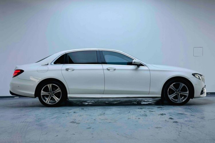 Used Mercedes-Benz E-Class 2019 E 200 L Sport Edition Exterior 4