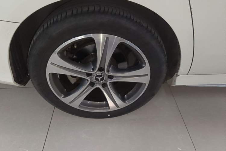 Used Mercedes-Benz E-Class 2019 E 200 L Sport Edition Exterior 5