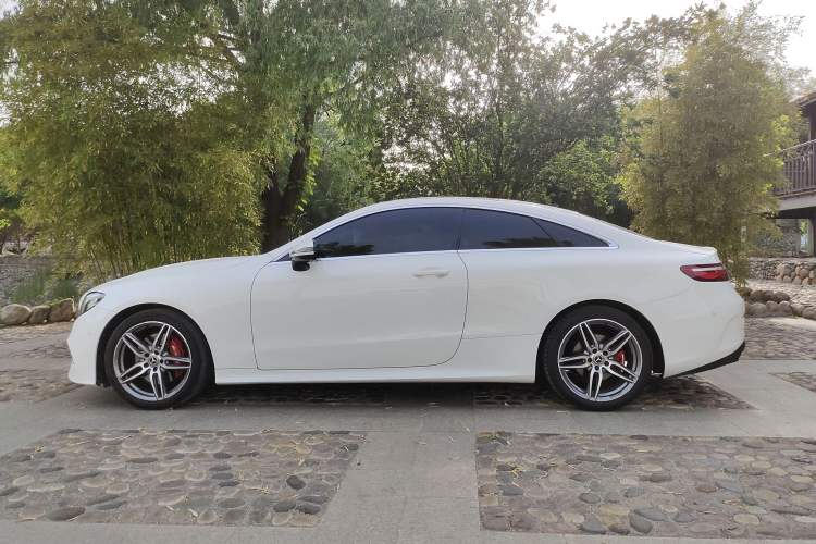 Used Mercedes-Benz E-Class 2019 E 200 4MATIC Coupe Exterior 5