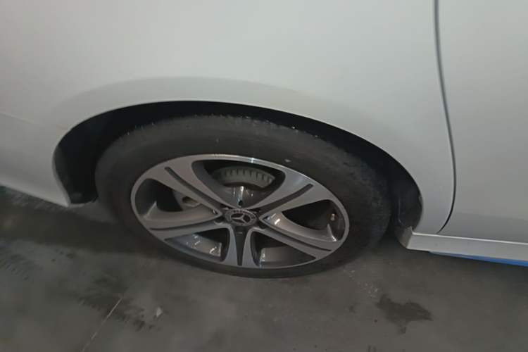 Used Mercedes-Benz E-Class 2019 E 200 L Sport Edition Exterior 5