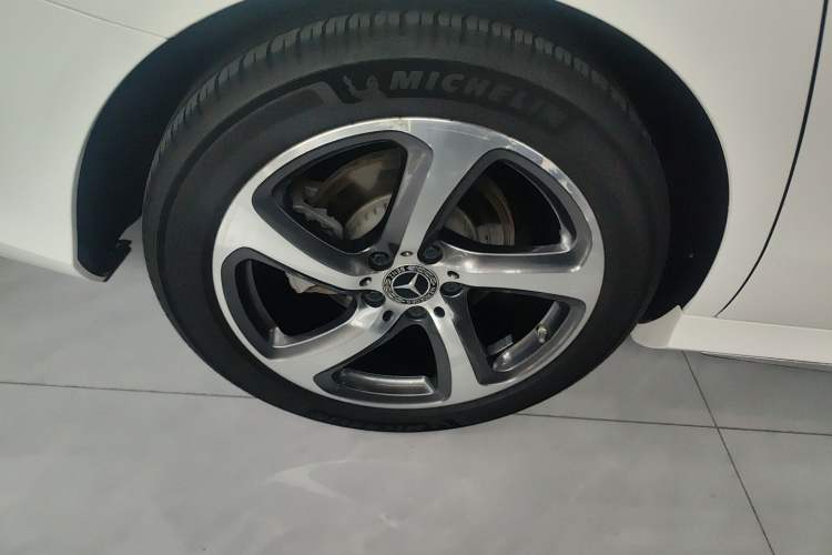 Used Mercedes-Benz E-Class 2019 Restyled E 300 L Sport Luxury Edition Exterior 5