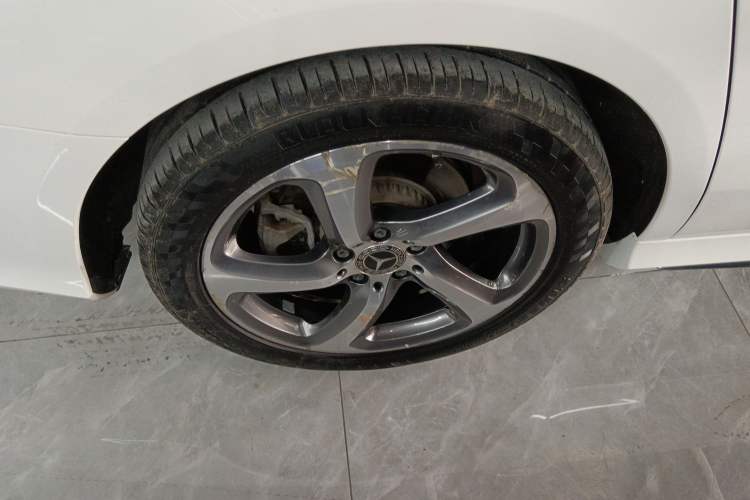 Used Mercedes-Benz E-Class 2019 Restyled E 300 L Sporty and Stylish Edition Exterior 5