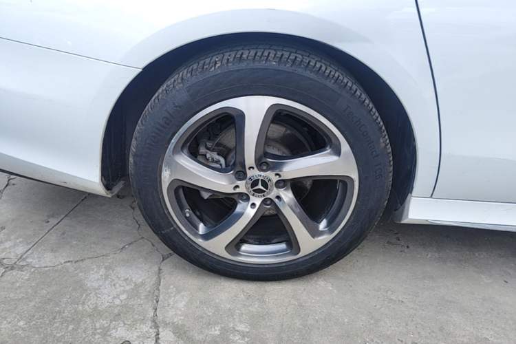 Used Mercedes-Benz E-Class 2019 Restyled E 300 L Sport Luxury Edition Exterior 5