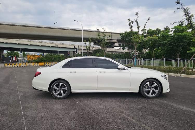 Used Mercedes-Benz E-Class 2019 Restyled E 300 L Sporty and Stylish Edition Exterior 6