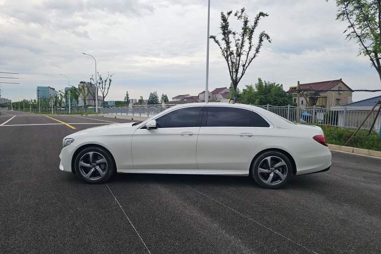 Used Mercedes-Benz E-Class 2019 Restyled E 300 L Sporty and Stylish Edition Exterior 7