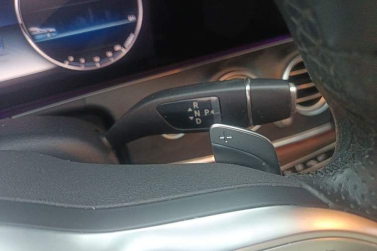 Used Mercedes-Benz E-Class 2019 Restyled E 300 L Sport Luxury Edition Gear Lever