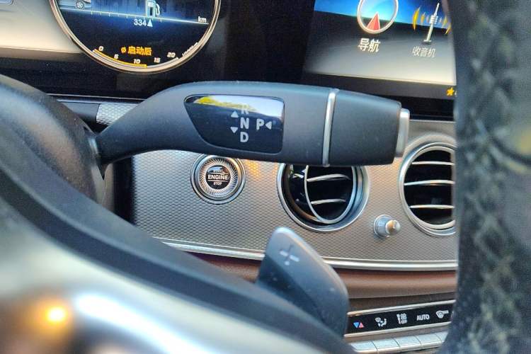 Used Mercedes-Benz E-Class  Gear Lever