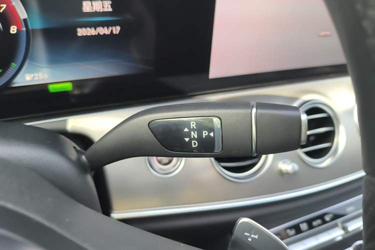 Used Mercedes-Benz E-Class 2019 E 260 Sport Edition Gear Lever