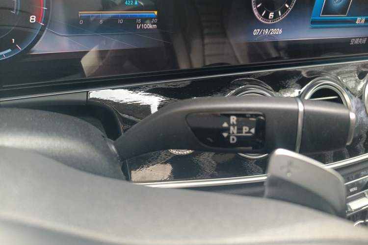 Used Mercedes-Benz E-Class 2019 E 300 L Sporty and Stylish Model Gear Lever