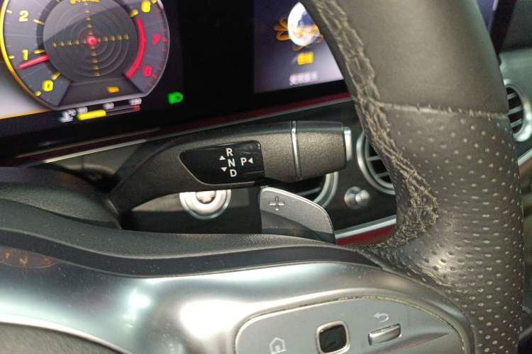Used Mercedes-Benz E-Class 2019 Restyled E 300 L Sporty and Stylish Edition Gear Lever
