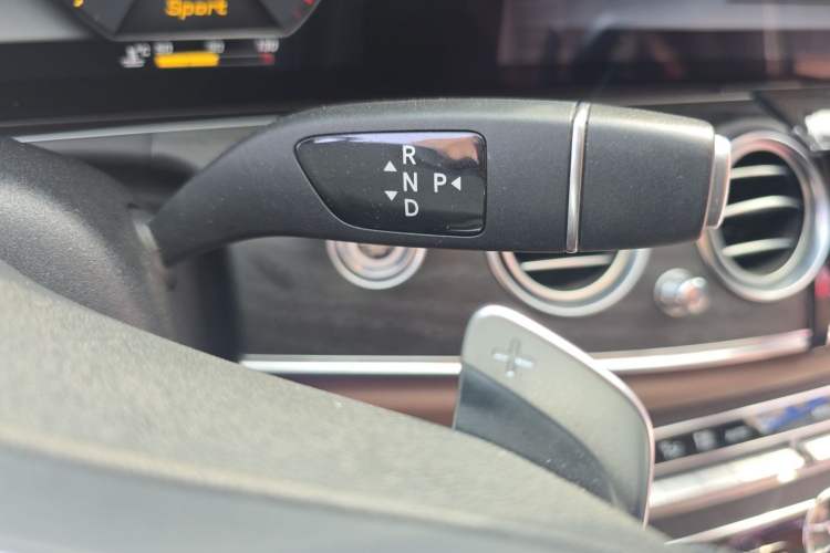 Used Mercedes-Benz E-Class 2019 Restyled E 300 L Sport Luxury Edition Gear Lever