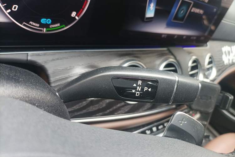Used Mercedes-Benz E-Class 2019 E 260 L Sport Edition Gear Lever