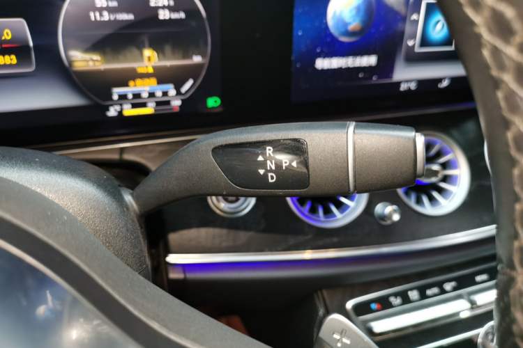 Used Mercedes-Benz E-Class 2019 E 300 L Sporty and Stylish Model Gear Lever