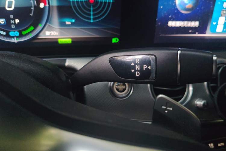 Used Mercedes-Benz E-Class 2019 E 260 Sport Edition Gear Lever