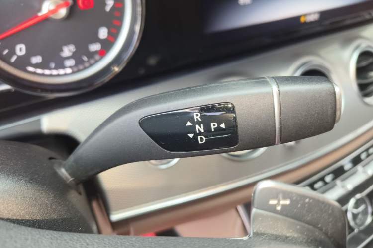 Used Mercedes-Benz E-Class 2019 E 200 Sport Edition Gear Lever