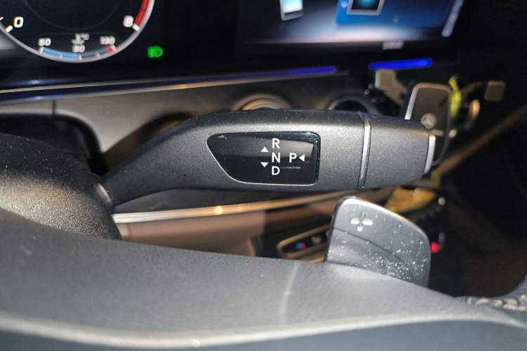 Used Mercedes-Benz E-Class 2019 E 300 L Sporty and Stylish Model Gear Lever