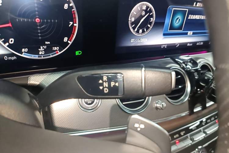 Used Mercedes-Benz E-Class 2019 E 260 Sport Edition 4MATIC Gear Lever