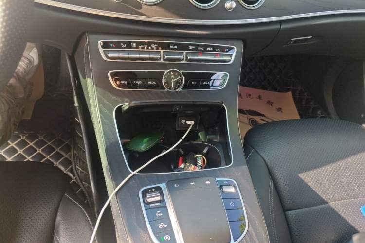Used Mercedes-Benz E-Class 2019 Restyled E 300 L Sporty and Stylish Edition Gear Lever