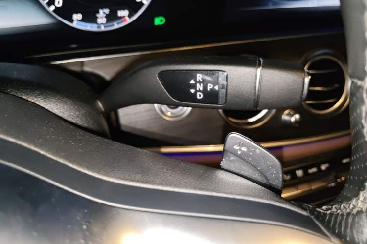 Used Mercedes-Benz E-Class 2019 Restyled E 300 L Sporty and Stylish Edition Gear Lever