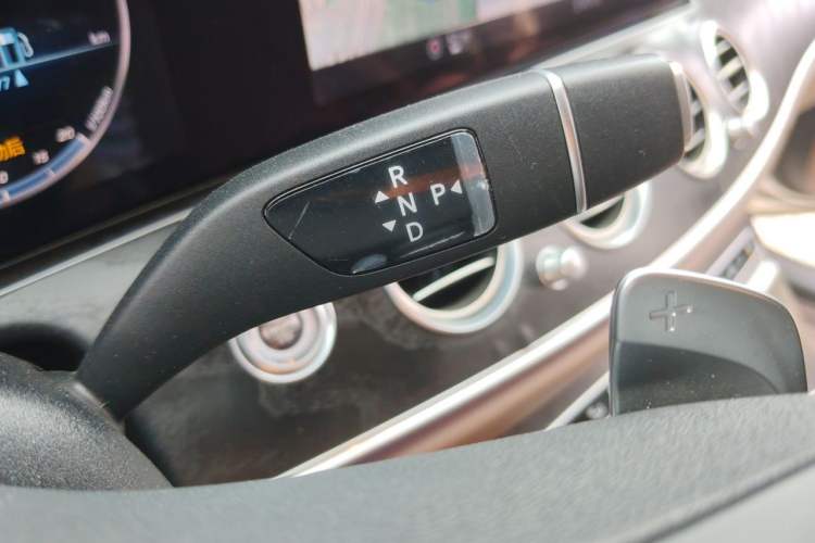 Used Mercedes-Benz E-Class 2019 E 200 L Sport 4MATIC Gear Lever