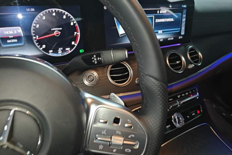 Used Mercedes-Benz E-Class 2019 Restyled E 300 L Sport Luxury Edition Gear Lever