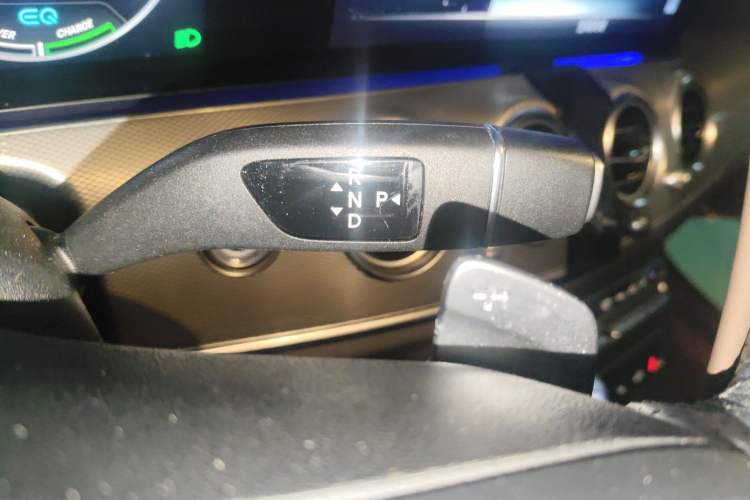 Used Mercedes-Benz E-Class 2019 E 260 Sport Edition Gear Lever