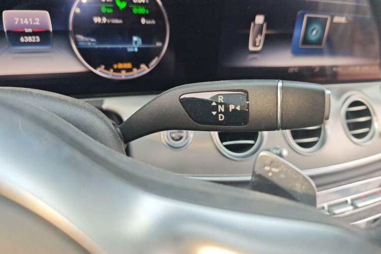 Used Mercedes-Benz E-Class 2019 E 260 Sport Edition Gear Lever