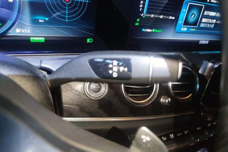 Used Mercedes-Benz E-Class 2019 E 260 L Sport 4MATIC Gear Lever
