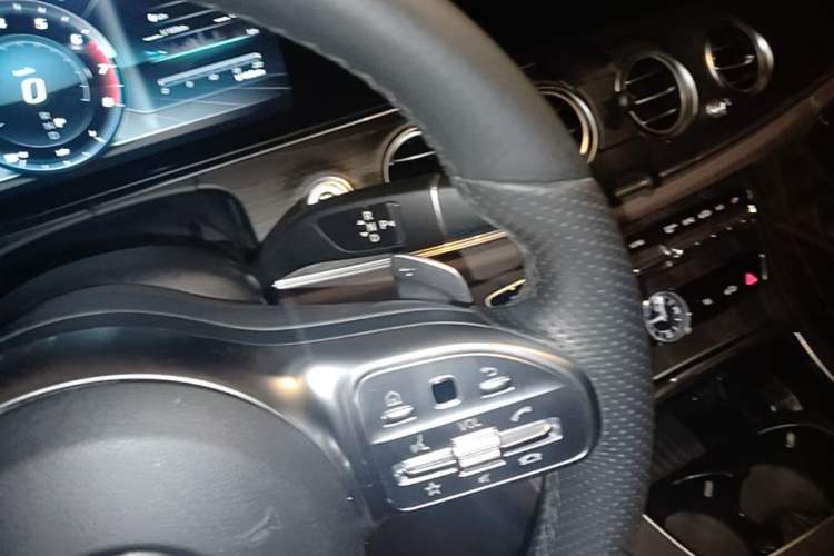 Used Mercedes-Benz E-Class 2019 Restyled E 300 L Sporty and Stylish Edition Gear Lever