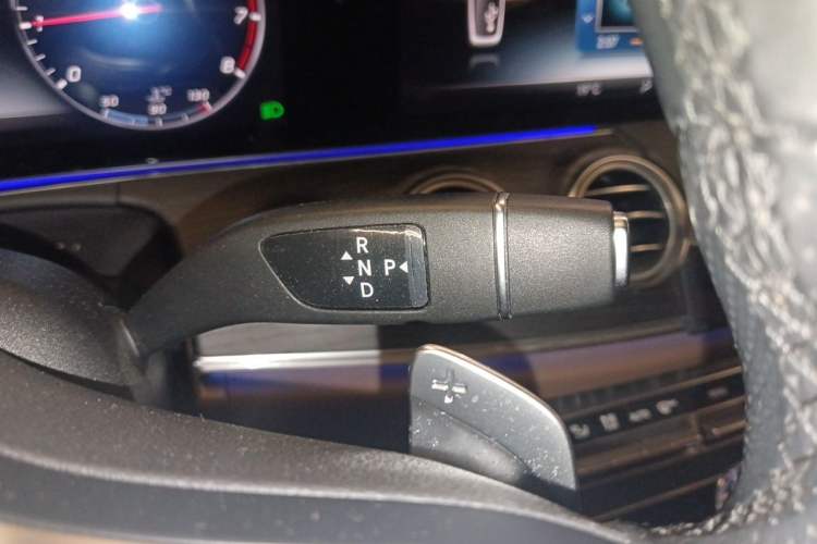 Used Mercedes-Benz E-Class 2019 Restyled E 300 L Sport Luxury Edition Gear Lever
