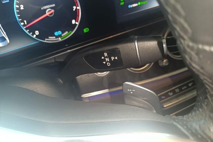 Used Mercedes-Benz E-Class 2019 E 260 L Sport Edition Gear Lever