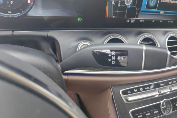 Used Mercedes-Benz E-Class 2019 E 200 L Sport Edition Gear Lever