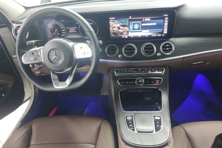 Used Mercedes-Benz E-Class 2019 Restyled E 300 L Sport Luxury Edition Gear Lever