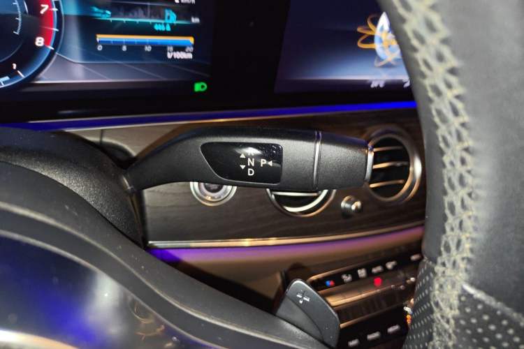 Used Mercedes-Benz E-Class 2019 Restyled E 300 L Sport Luxury Edition Gear Lever