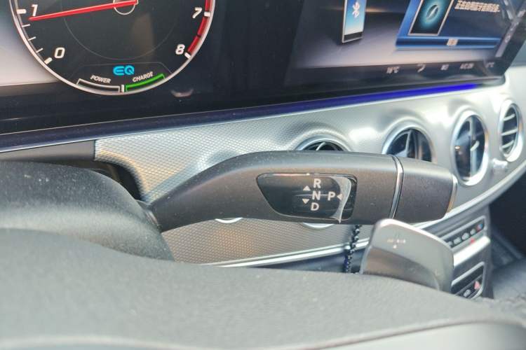 Used Mercedes-Benz E-Class 2019 E 260 Sport Edition Gear Lever