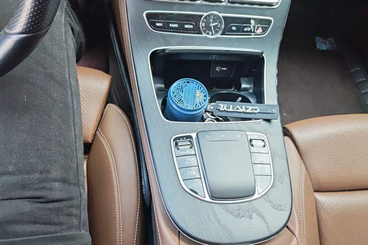Used Mercedes-Benz E-Class 2019 E 200 L Sport Edition Gear Lever
