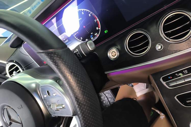 Used Mercedes-Benz E-Class 2019 E 300 L Sporty and Stylish Model Gear Lever