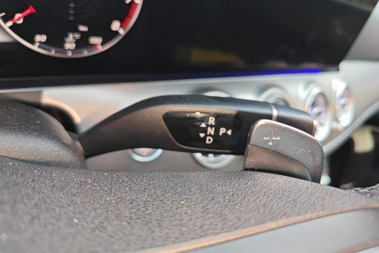 Used Mercedes-Benz E-Class 2019 E 260 Sport Edition Gear Lever