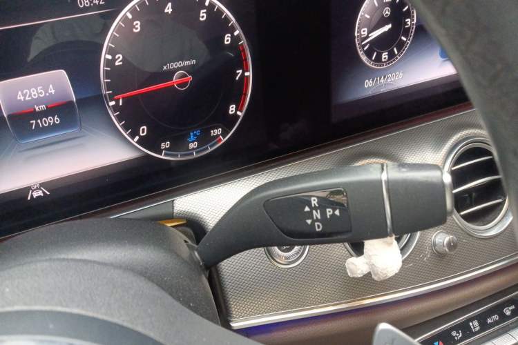 Used Mercedes-Benz E-Class 2019 Restyled E 300 Sport Edition Gear Lever
