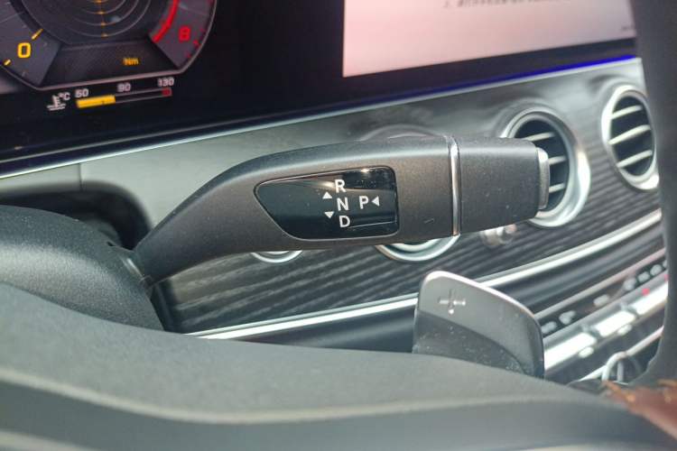 Used Mercedes-Benz E-Class 2019 E 260 L Sport Edition Gear Lever