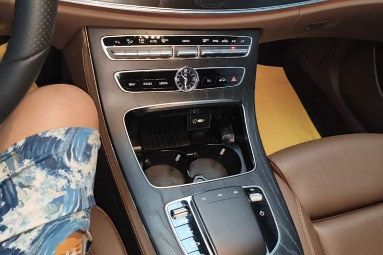 Used Mercedes-Benz E-Class 2019 E 200 L Sport Edition Gear Lever