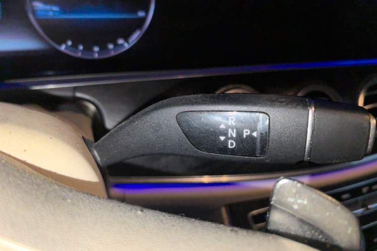Used Mercedes-Benz E-Class 2019 E 300 L Sporty and Stylish Model Gear Lever