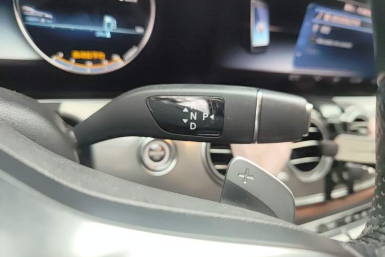 Used Mercedes-Benz E-Class 2019 E 260 Sport Edition Gear Lever