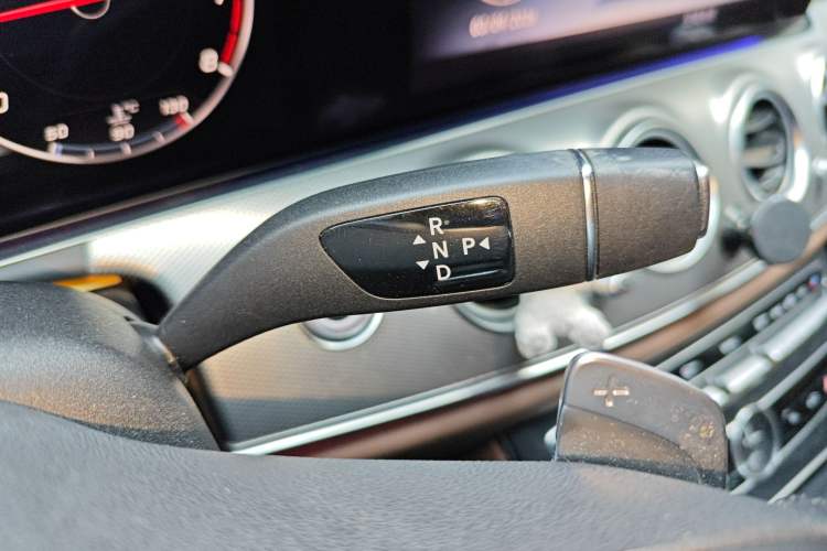 Used Mercedes-Benz E-Class 2019 Restyled E 300 Sport Edition Gear Lever