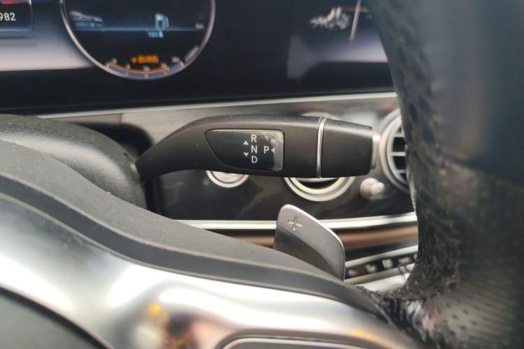 Used Mercedes-Benz E-Class 2019 E 300 L Sport Luxury Edition Gear Lever