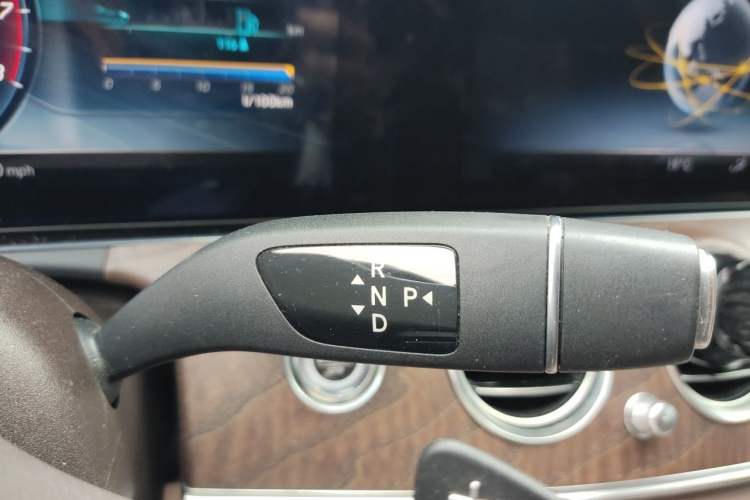 Used Mercedes-Benz E-Class 2019 E 200 L Gear Lever