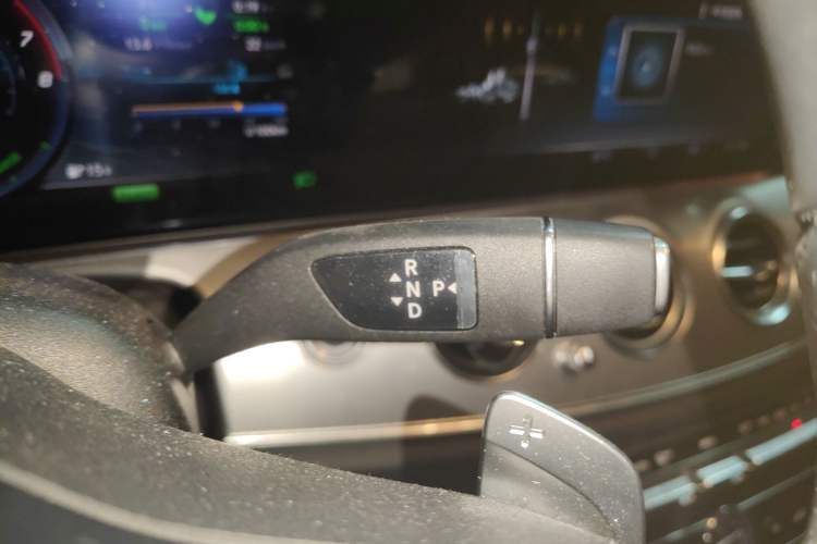 Used Mercedes-Benz E-Class 2019 E 260 Sport Edition Gear Lever